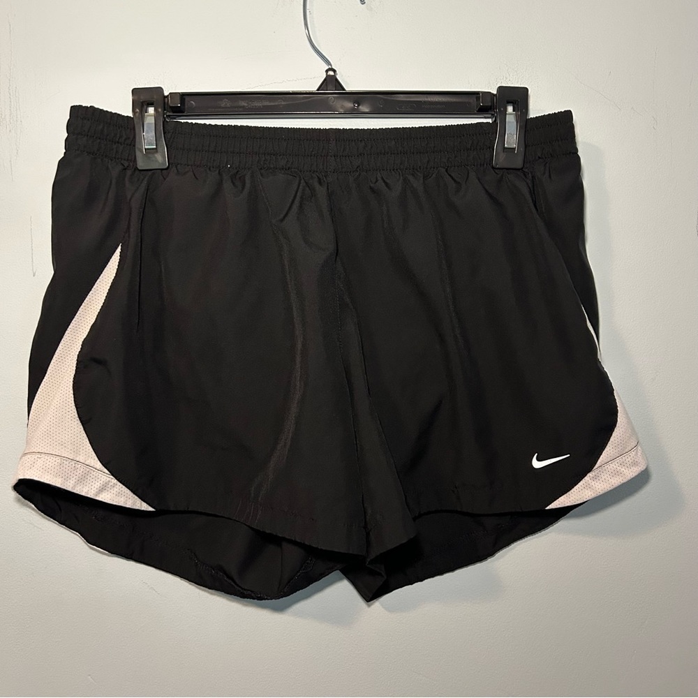 Nike Black & White Athletic Shorts Size Large
